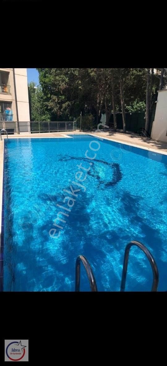 Yeşilkaya Sitesinde Harika Konumda Balkonlu Gayet Kullanışlı 3+1