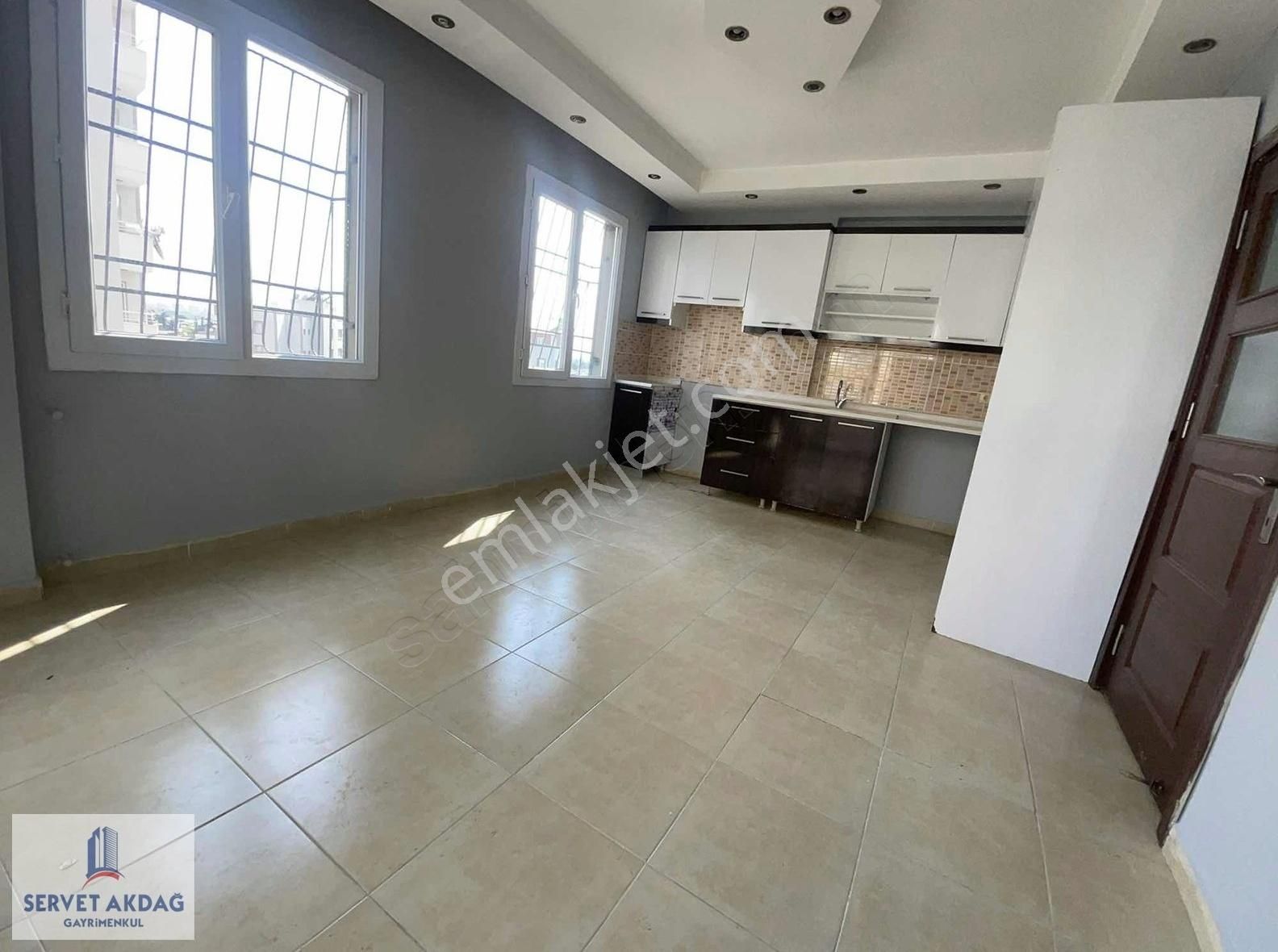 Seyhan Bahçeşehir Mahallesi Geniş Oturumlu 3+1 Kiralık Daire