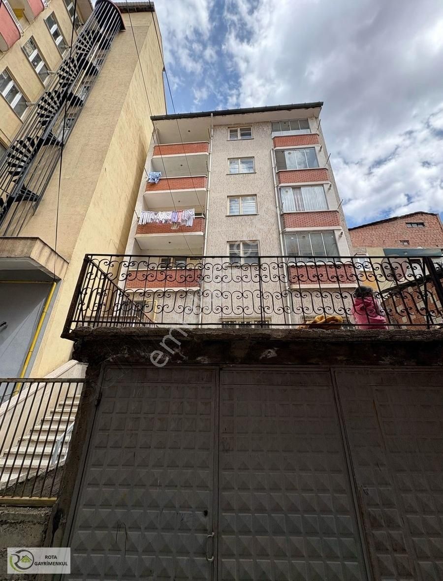 Rota Gayrimenkul'den Oltu'da 2+1 Kiralık Daire