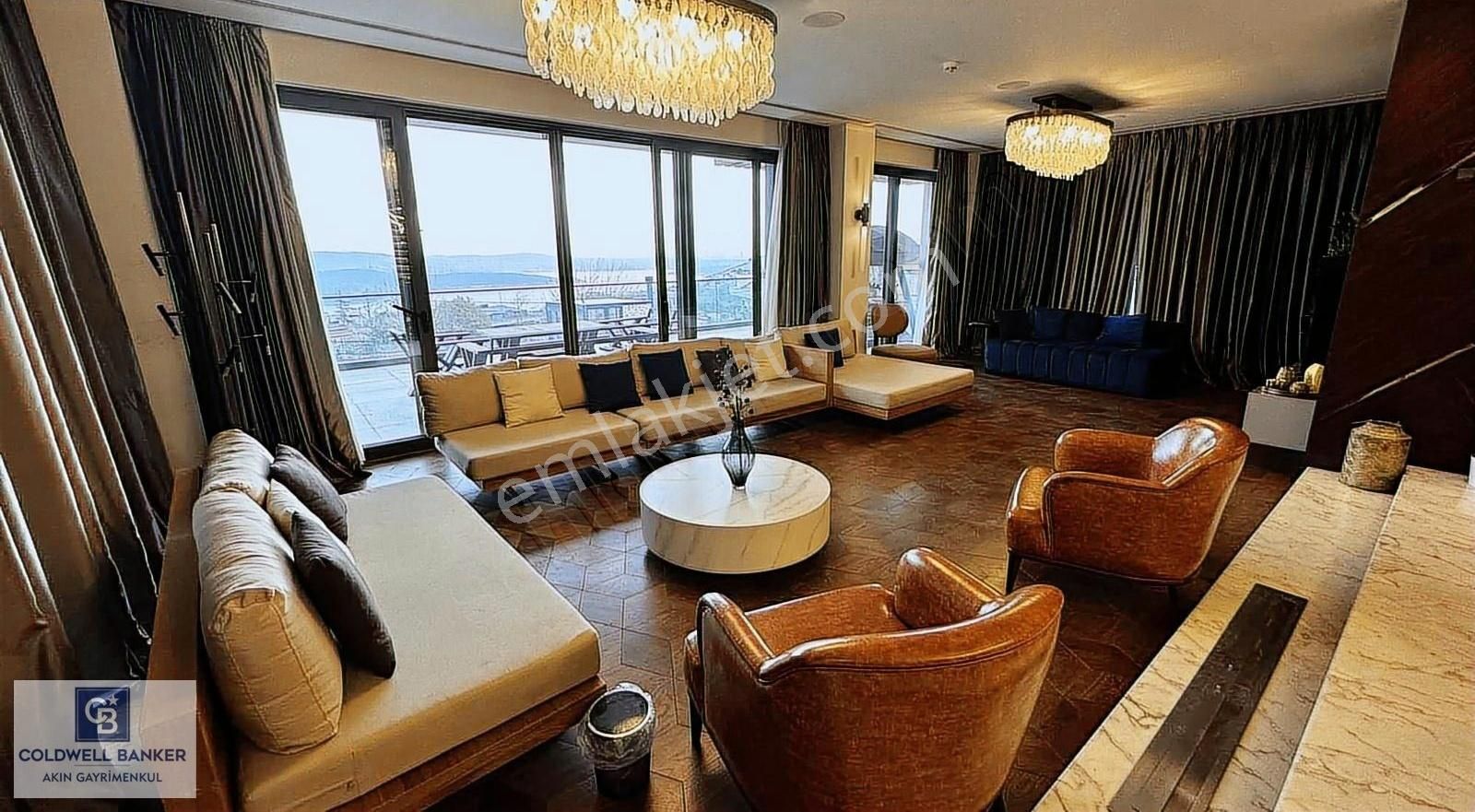 Sarıyer'de Boğaz Manzaralı Ultra Lux 6+4 Satılık Villa