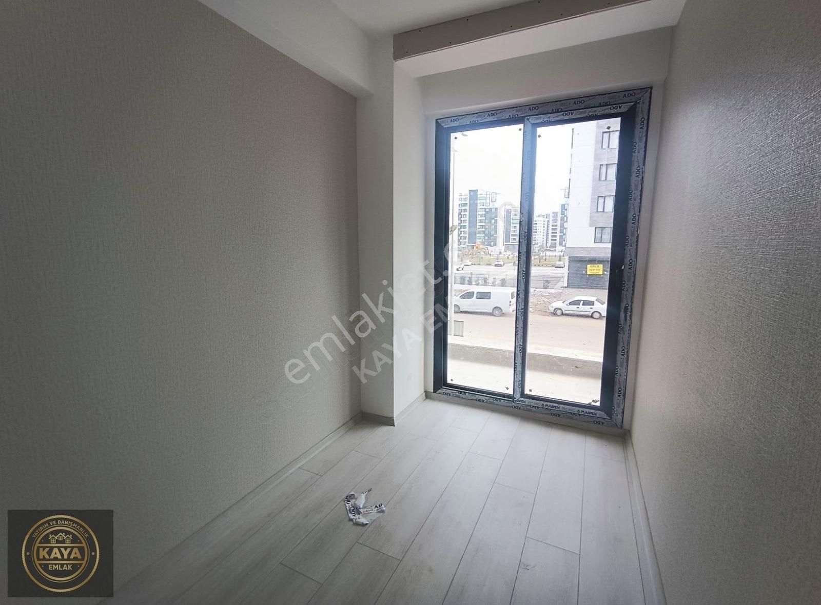 Kaya Emlak Tan Winston Avm Civarı Acil Satılık 2+1