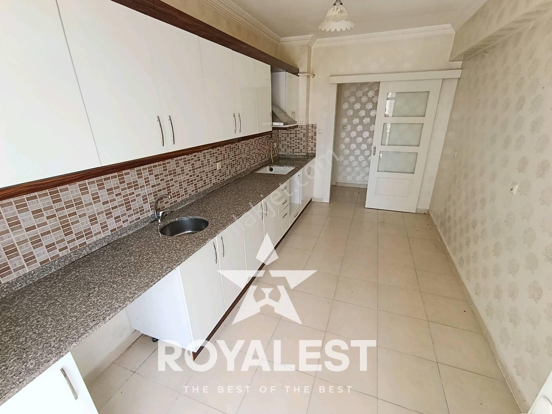 Royalest'ten Konumu Güzel Site İçerisin'de Taşınmaya Hazir 3+1