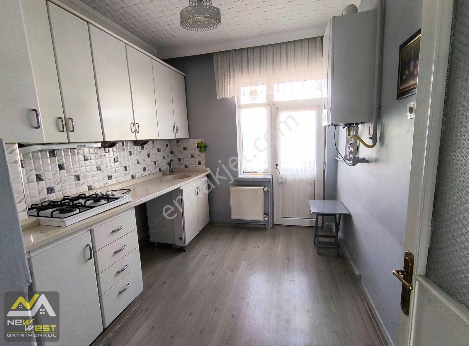 New West'ten Demet Karşıyaka İvedik Caddesinde 3+1 Satılık Daire
