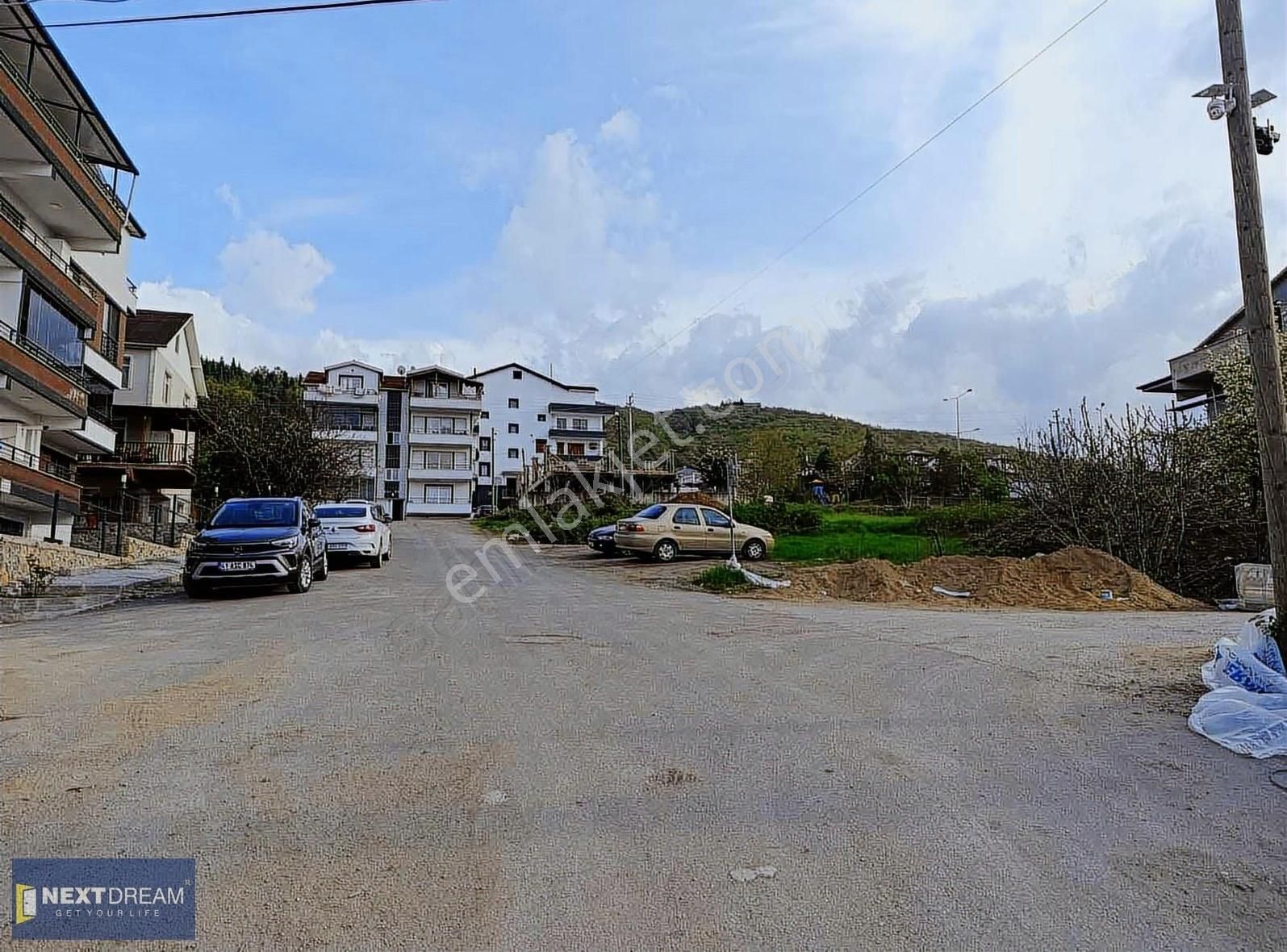 Gölcük Yazlık Merkez Mh'de 2+1 120 M2 Ara Bahçe Dublex Daire
