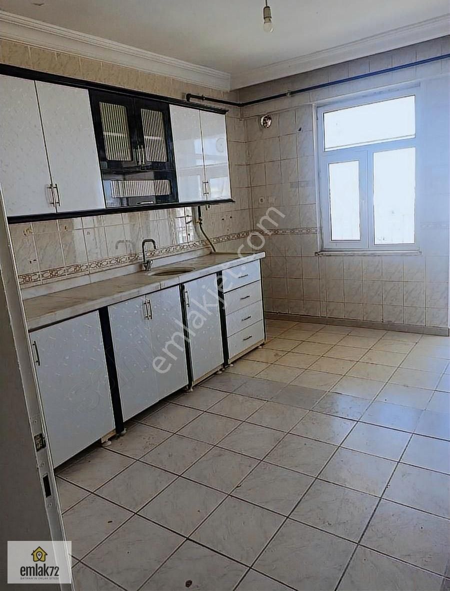 Emlak 72 'den Bahçeşehir Sitesinde 3+1 Kiralık Daire