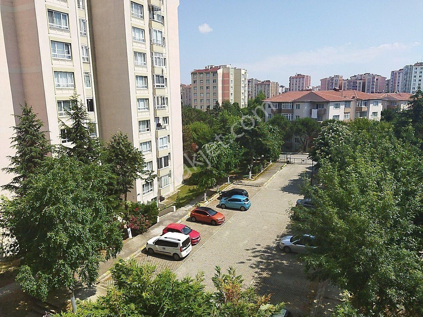 Kapaklı Organize Emlak'tan Emlak Konutları Akasya Bloklarında 1+1 Kiralık Daire
