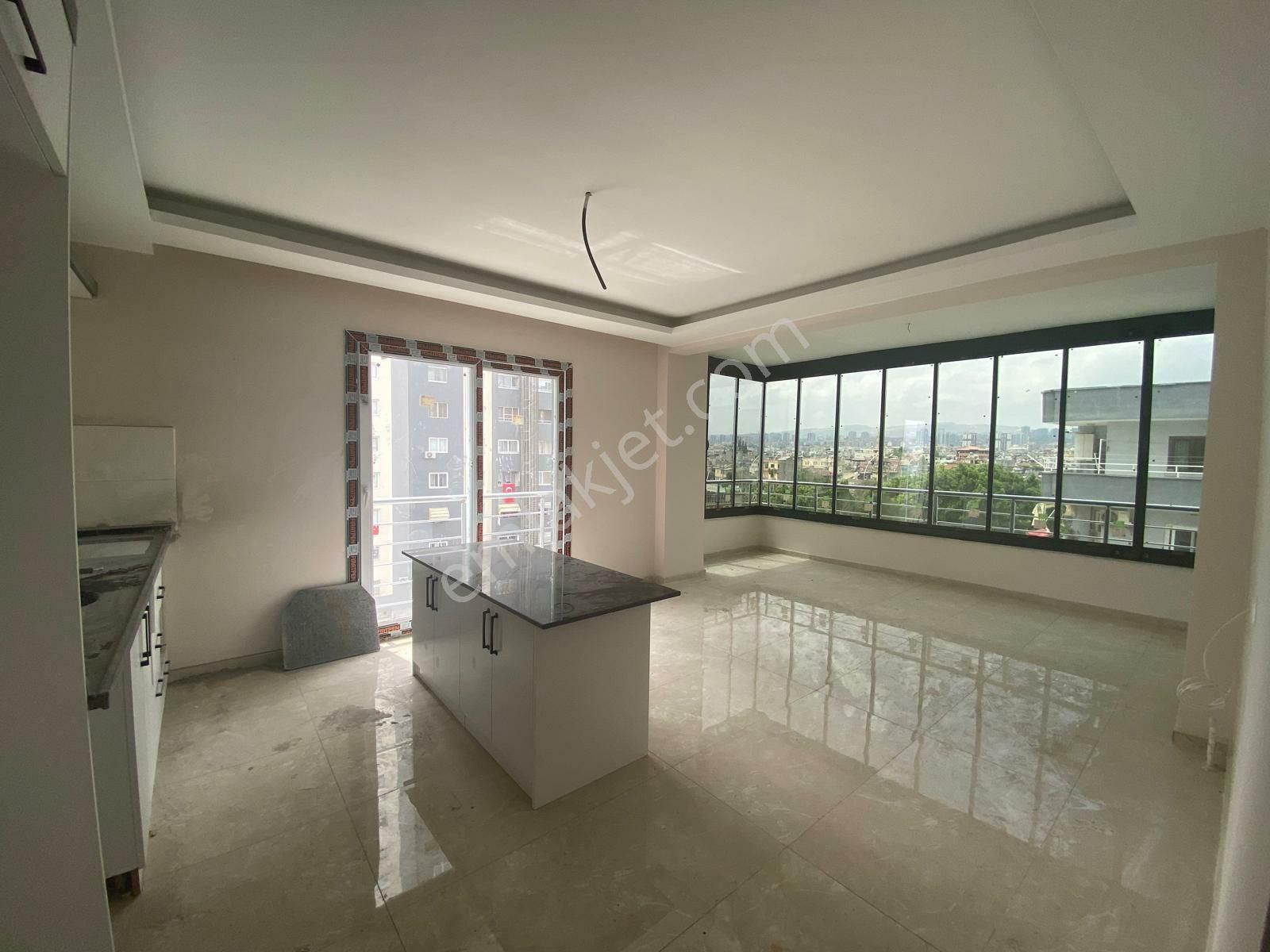 Tarsus Anıt Mah 4+1daire 150mt Kare Satlıktır