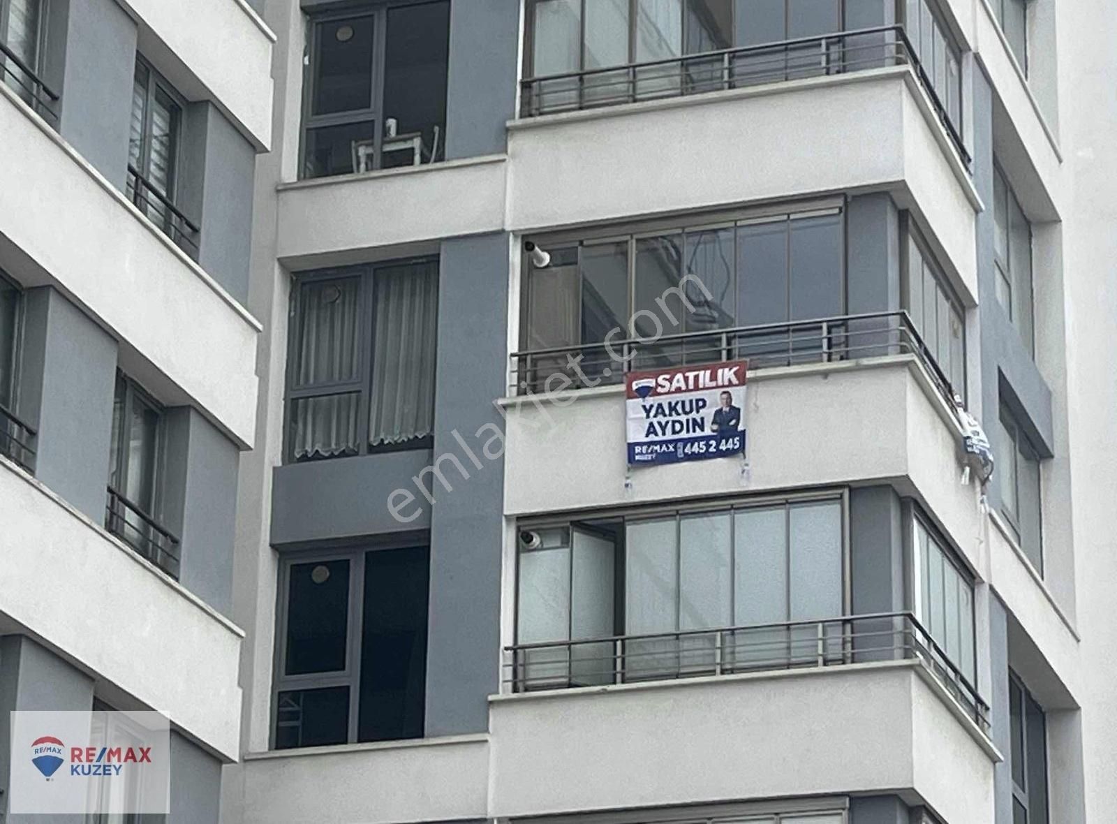 Denizevleri Tramvay Durağında Atazade Konutlarında 4+1 Satılık