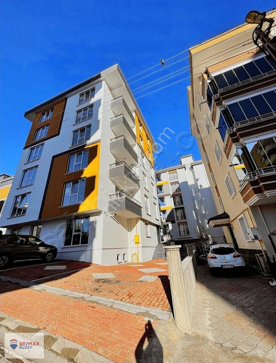Körfezde Deniz Manzaralı Kiracılı 1+1 Satılık