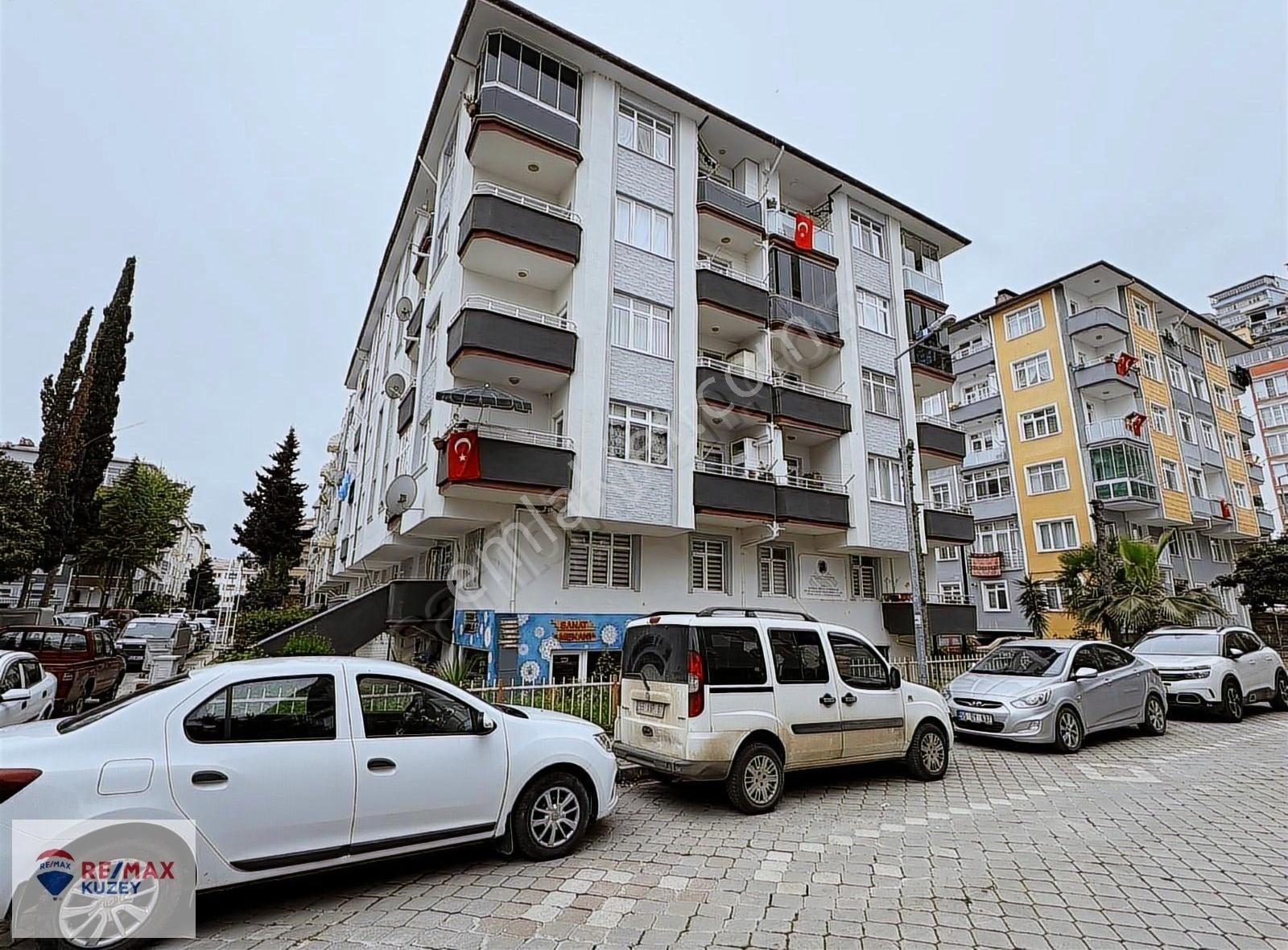 Liman Mahallesi'nde Merkezi Konumda Satılık 3+1 Daire