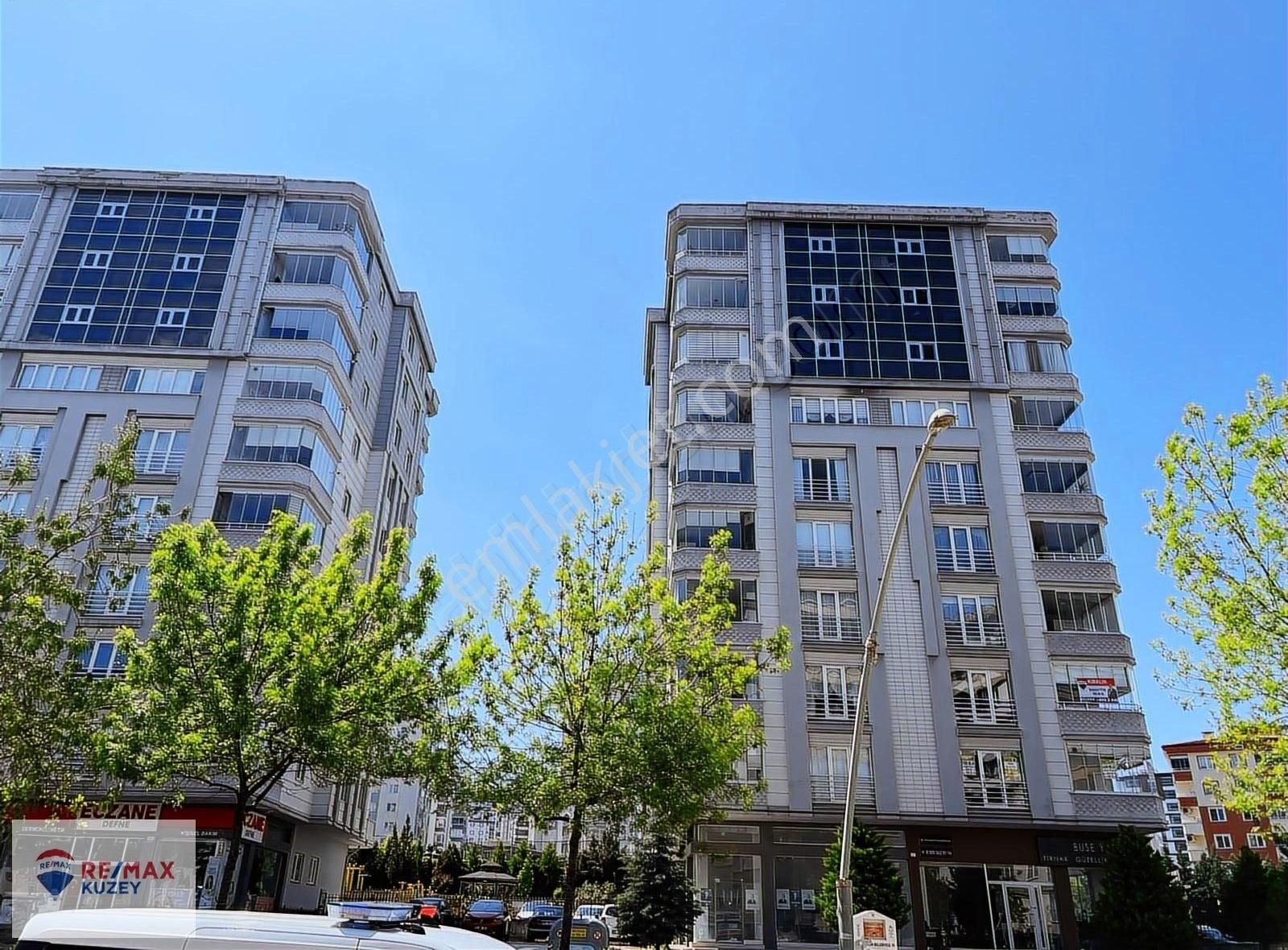 Bahattin'den Cağaloğluna Cephe 4+1 Site İçerisinde Kiralık Daire