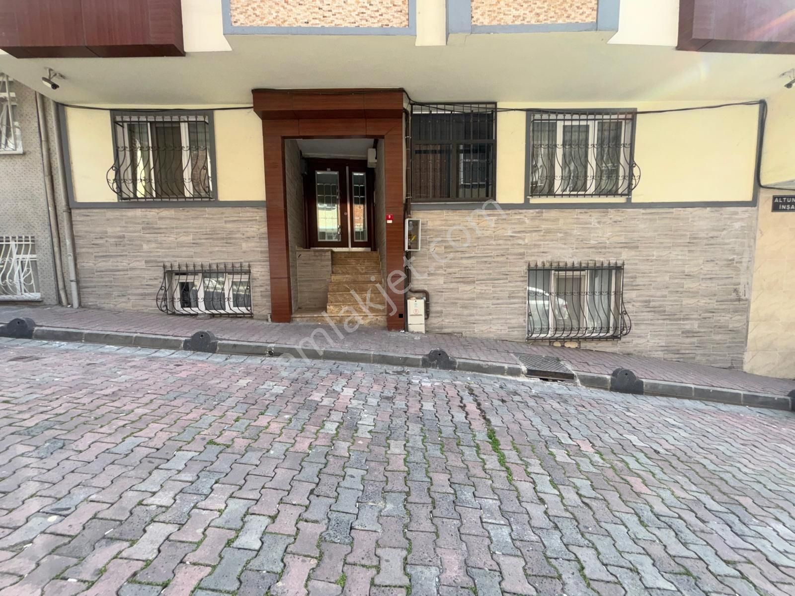 Yıldız Dan Devlet Hastanesi Yakını Yatırımlık Geniş 1+1 Yüksek Giriş Daire
