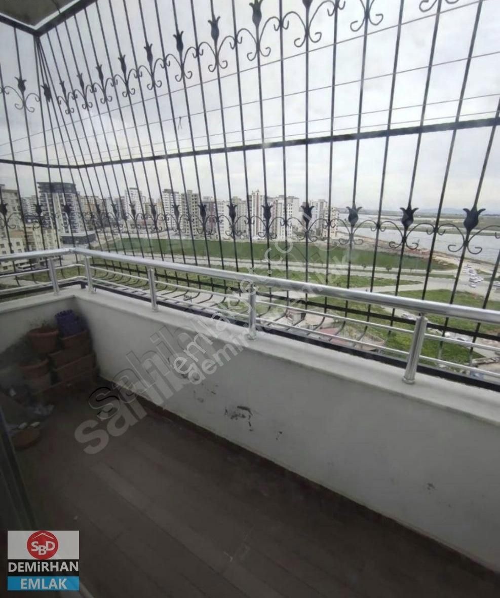 Demirhan'dan Mehmet Akif Belediye Civarı Satılık Geniş 2+1 Daire