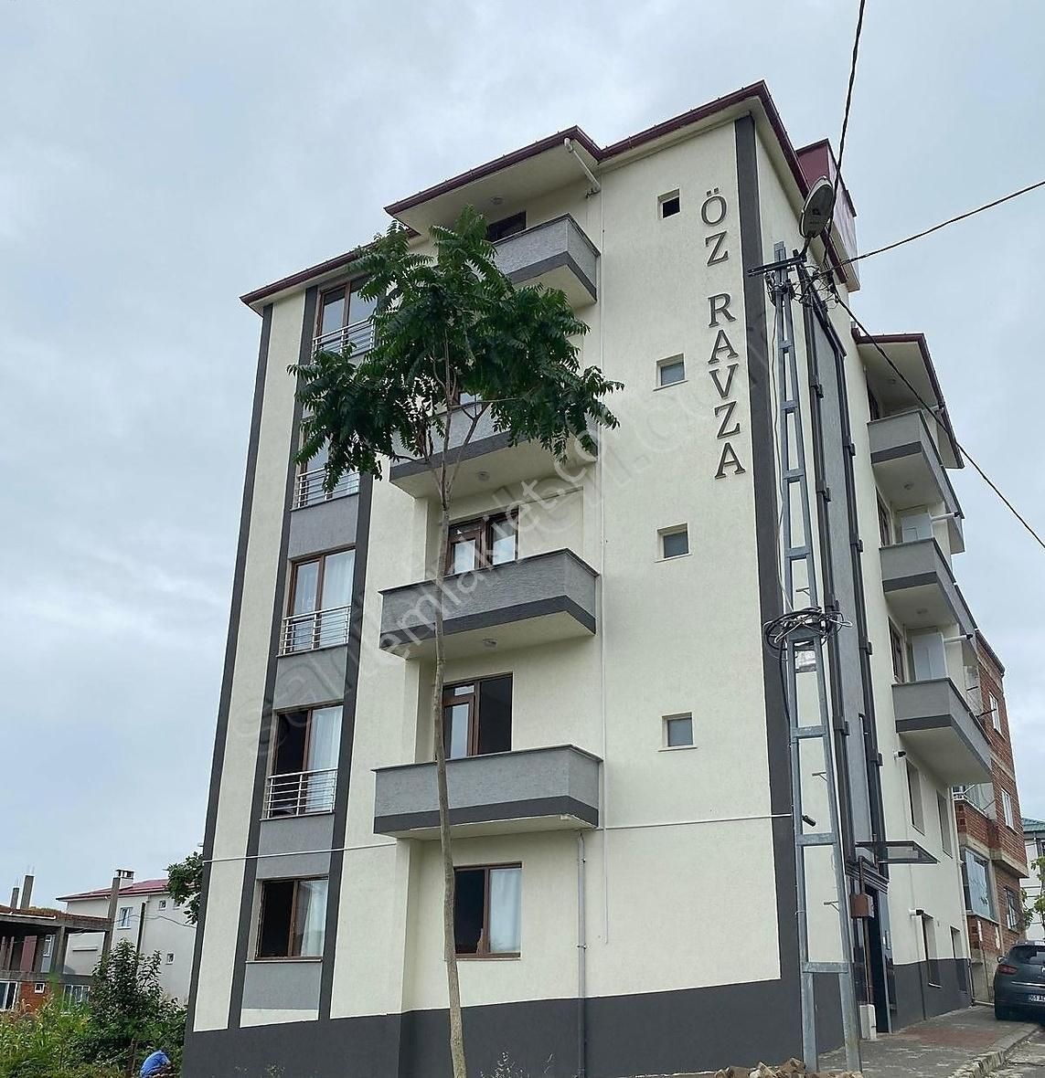 Satılık Eşyalı 1+1 - Dolmuş Ve Otobüs Güzergahında