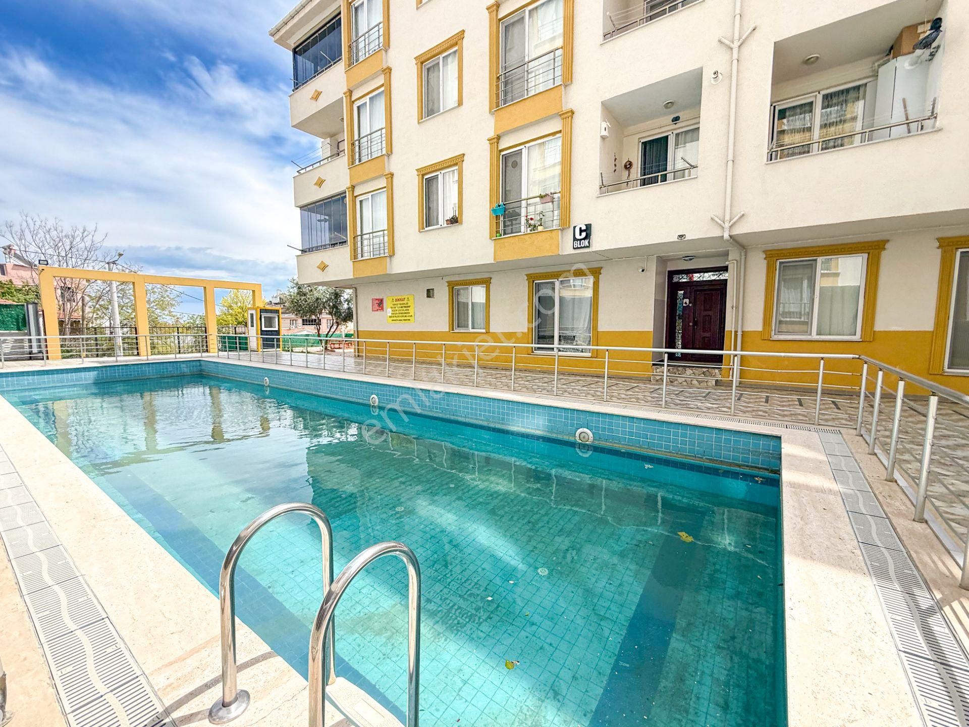 Kumbağ Köy İçi Mevkii Havuzlu Doğa Manzaralı Satılık 2+1 Daire