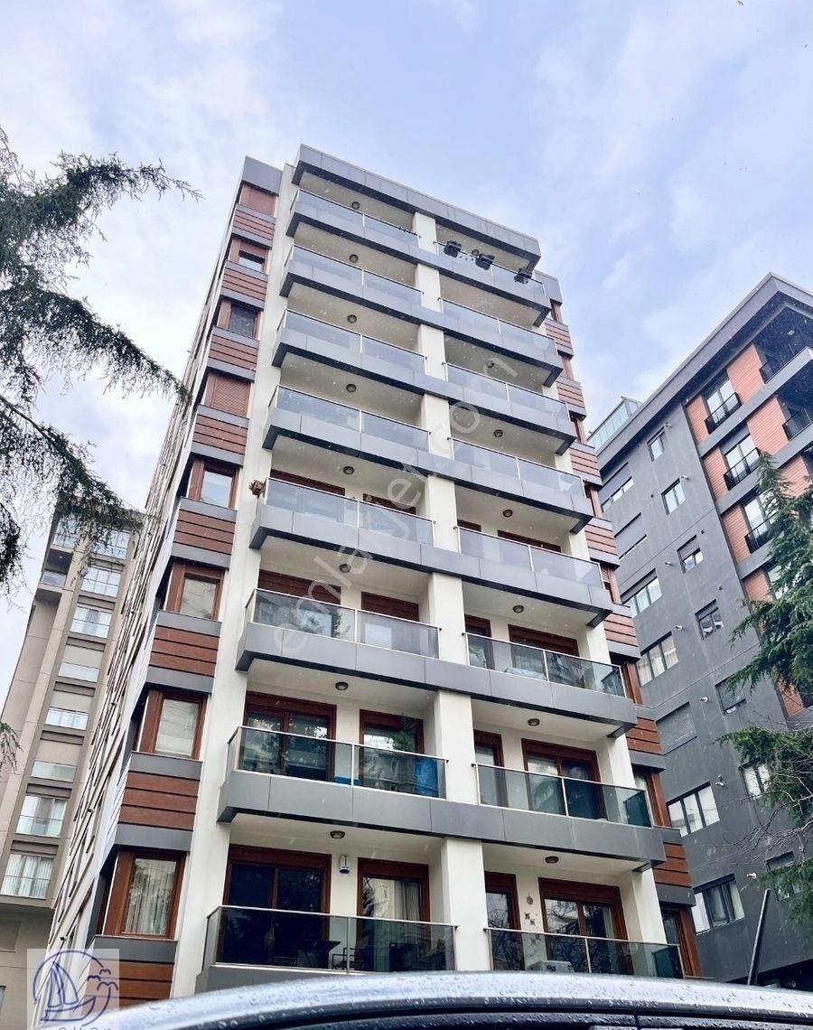 Yelken'den Caddebostan Sahil'de 3+1 Balkonlu 6 Yıllık