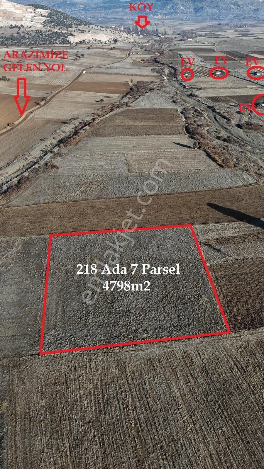 Yeşilova Çaltepe Köyünde Salda Gölüne Yakın Konumda Dümdüz Ekilir Dikilir 4798m2 Tarla