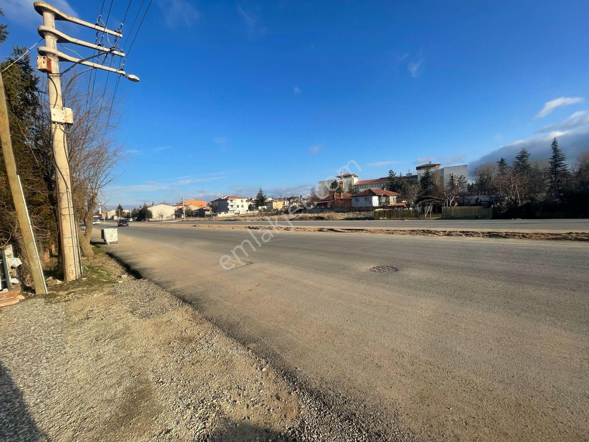 Buket Emlaktan Yeşiltepe Mah. Cadde Üstü Kiralık Dükkan