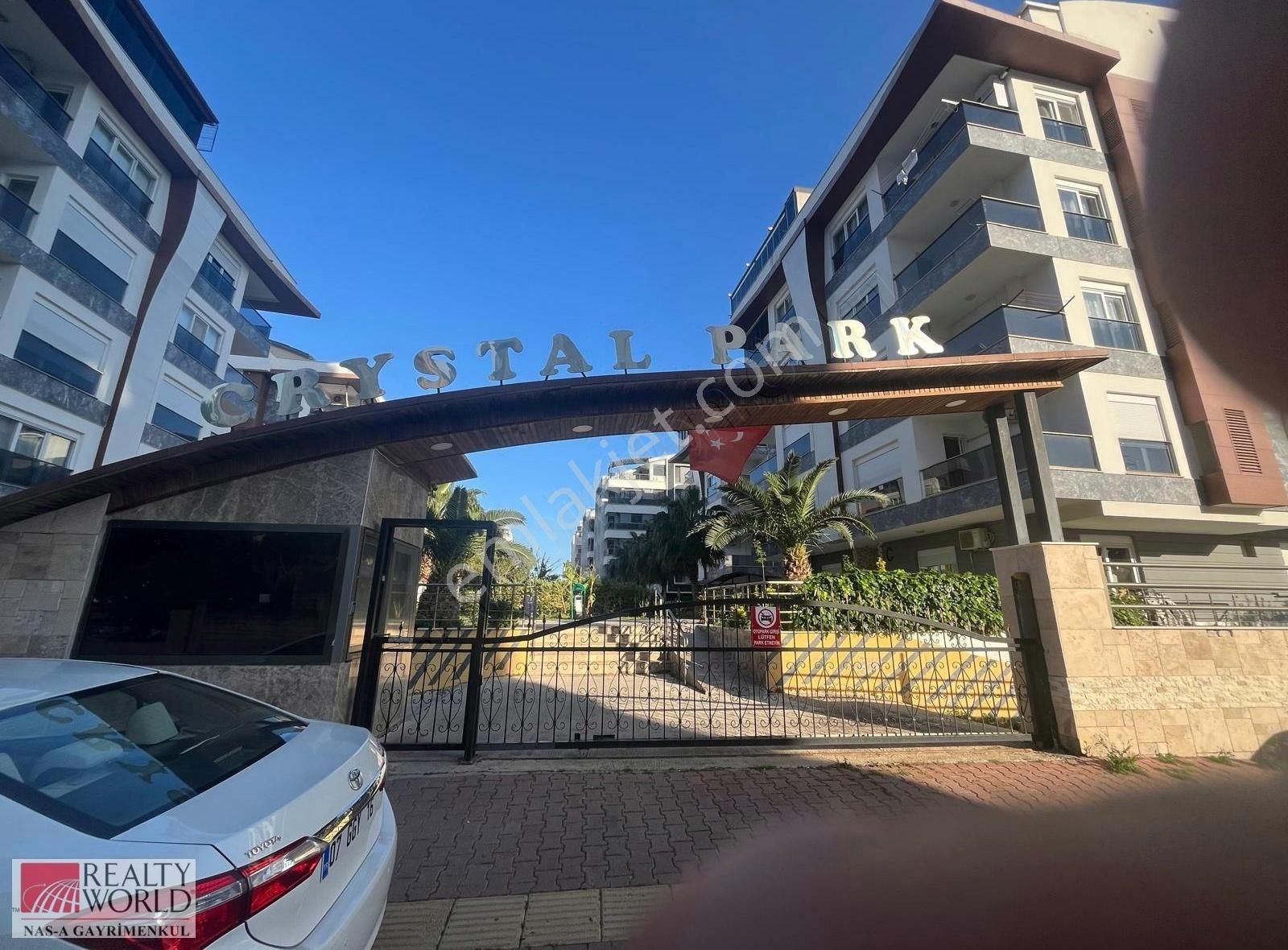 Konyaaltı Sarısu Mahallesinde Satılık 2+1 Eşyalı Daire