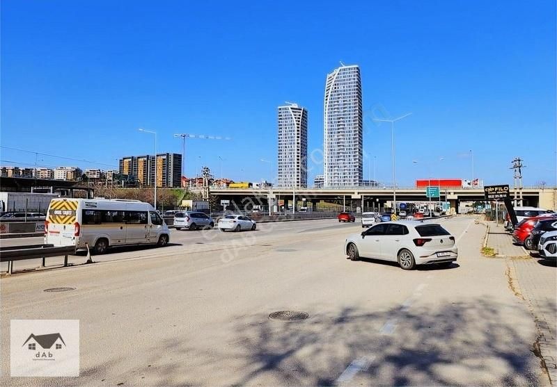 Bursa Mudanya Yolunda Balkar Plaza'da 500m2 Satılık Dubleks Ofis