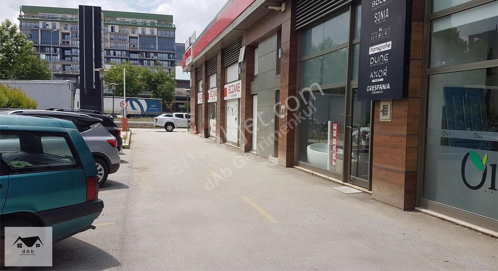 Bursa Mudanya Yolunda Geçit Evke Plaza'da Satılık 75m2 Dükkan