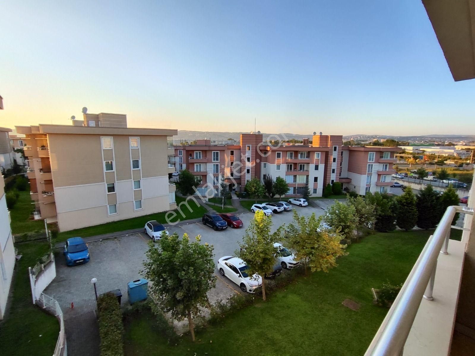 Remax Palastan Evimiz Kocaeli Sitesi Amerikan Mutfak Kiralık 2+1