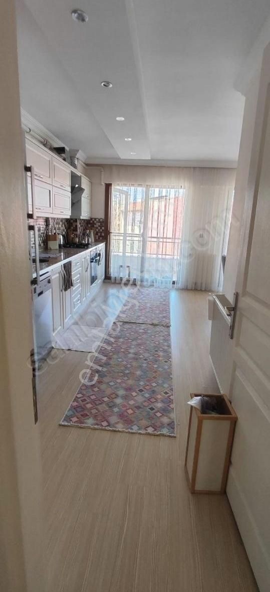 Cumhuriyet Mahallesinde Satılık 3+1 Daire