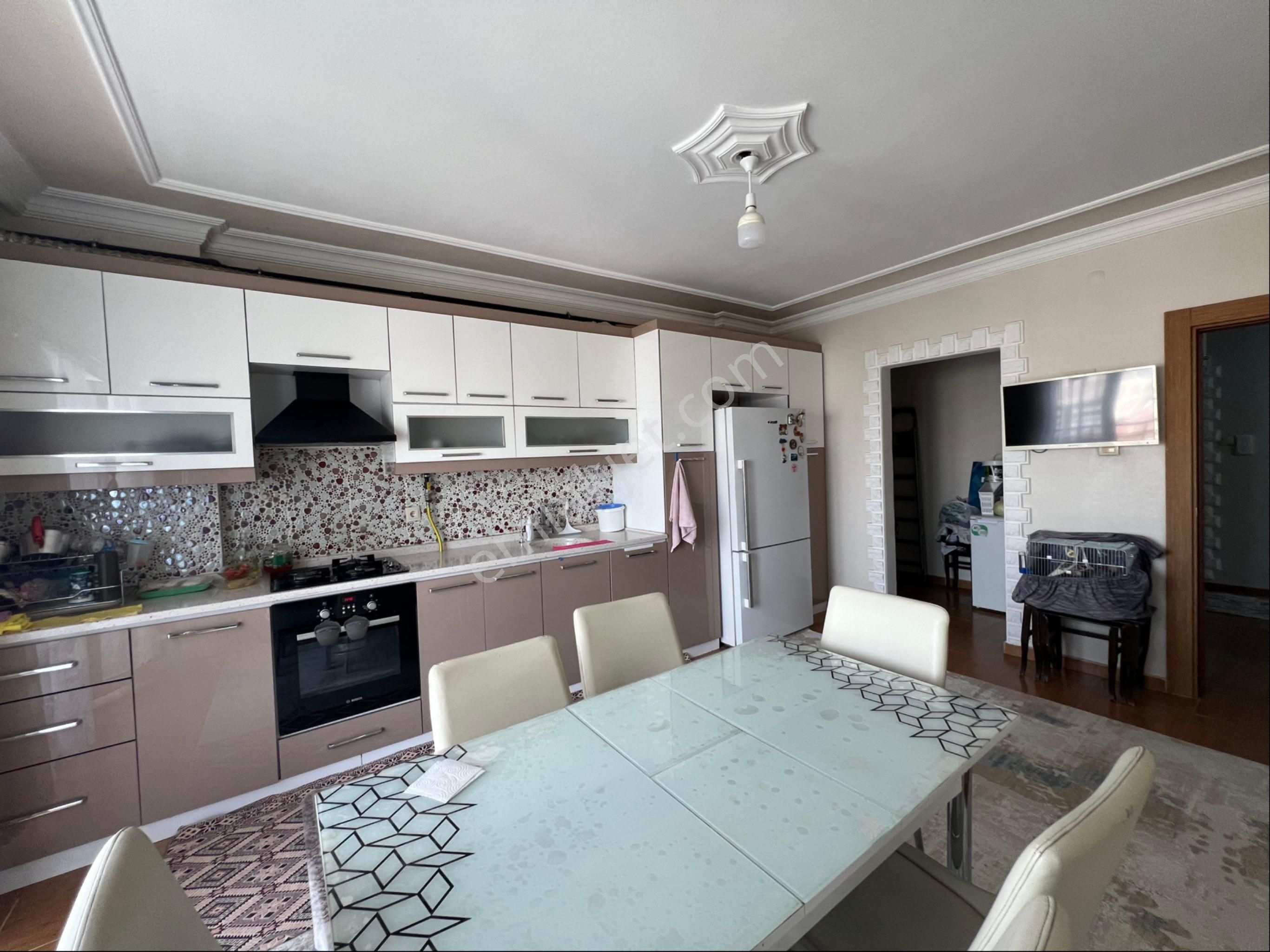 Solcan Eml Ak’tan Satılık 3 + 1 220 Metre² Kat Beş Ön Cephe