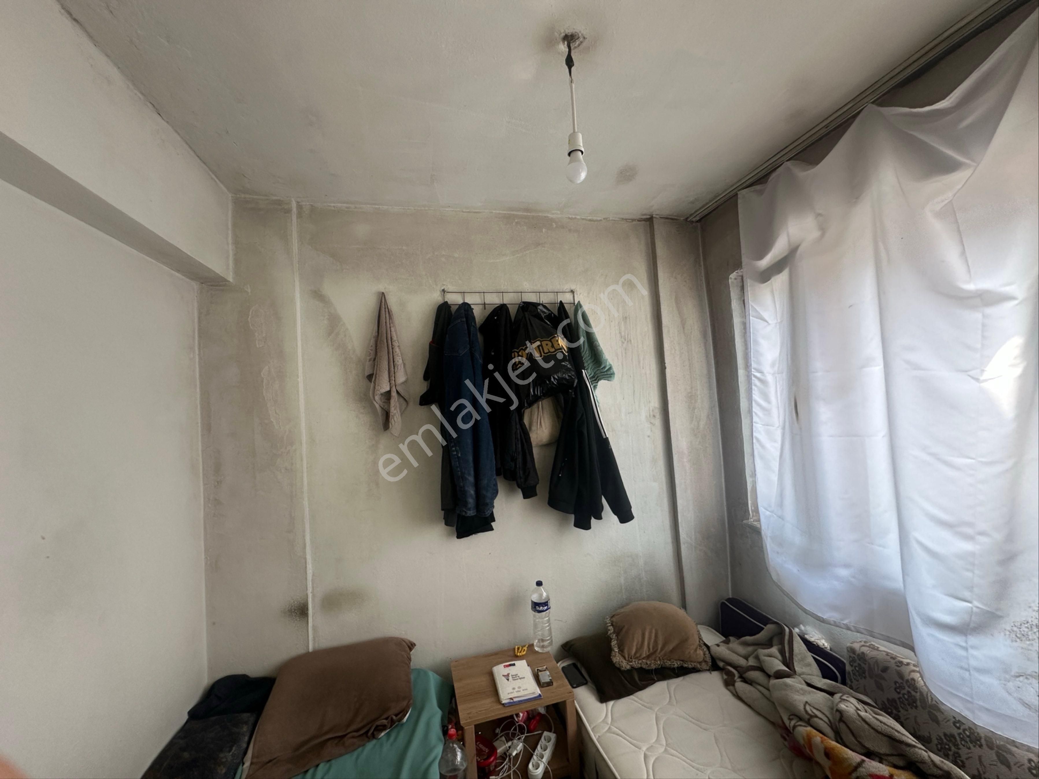 İnegöl Merkezde Satılık Daire Arakat Doğalgazlı Daire 80m2 12.000tl Kiracılı