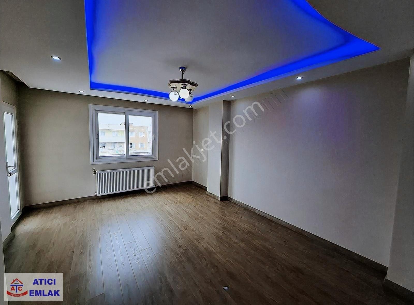 Atıcı'dan Cadde Üzerinde Geniş Kombili 3+1 Kiralık Daire