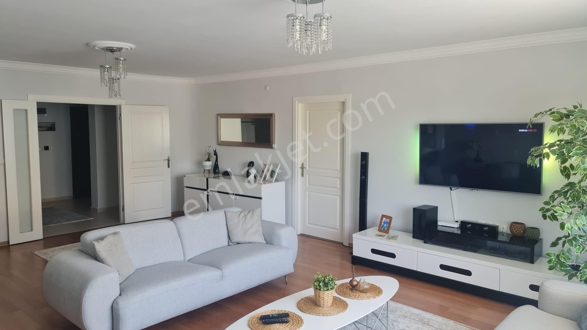 Yenişehir Doğa Sitesinde Doğayla İç İçe Ferah 3+1 Satılık Daire