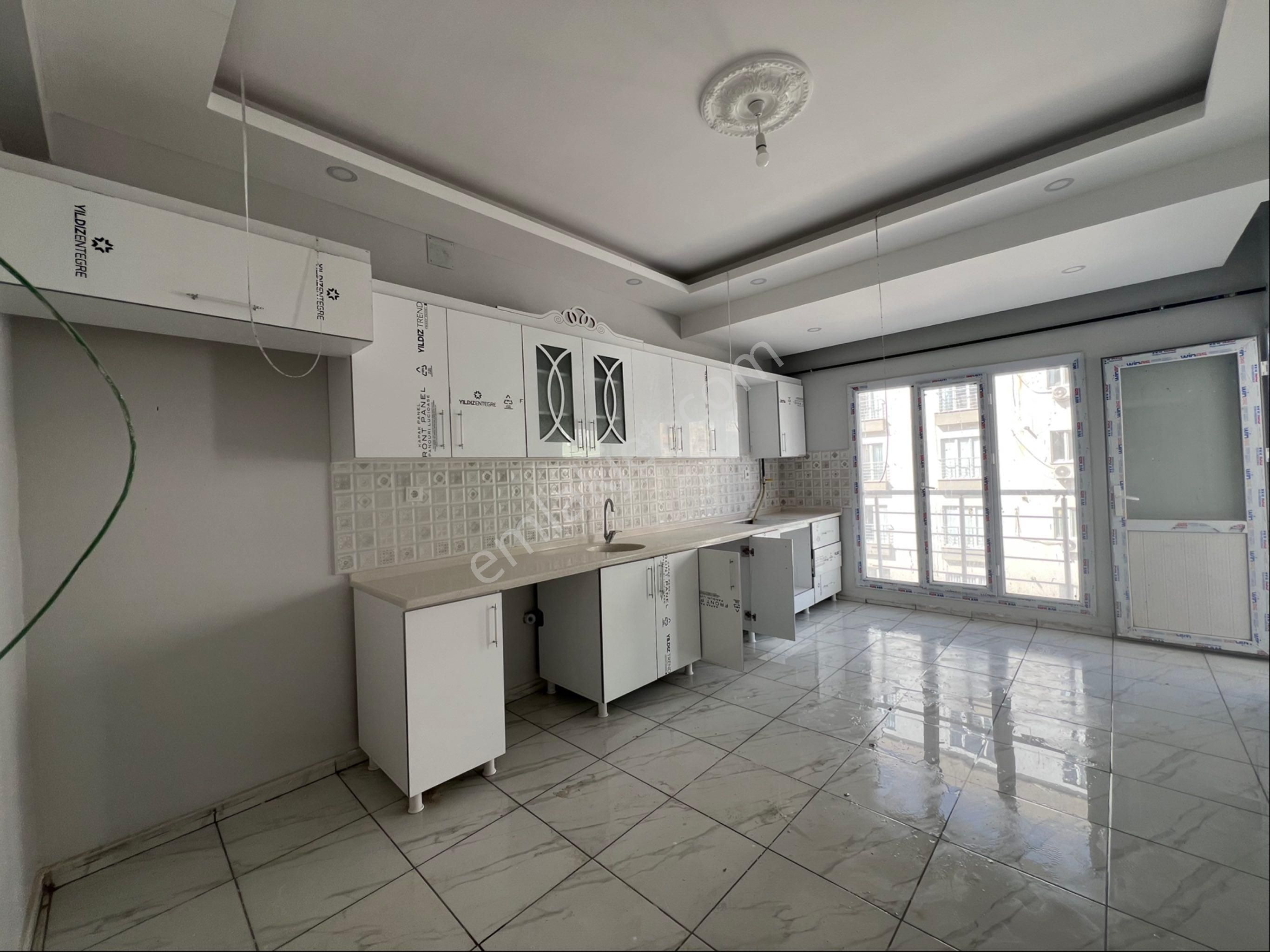 Solcan Eml Ak’tan Yenikent Mahallesi’nde Satılık 3 + 1 Sıfır Daire