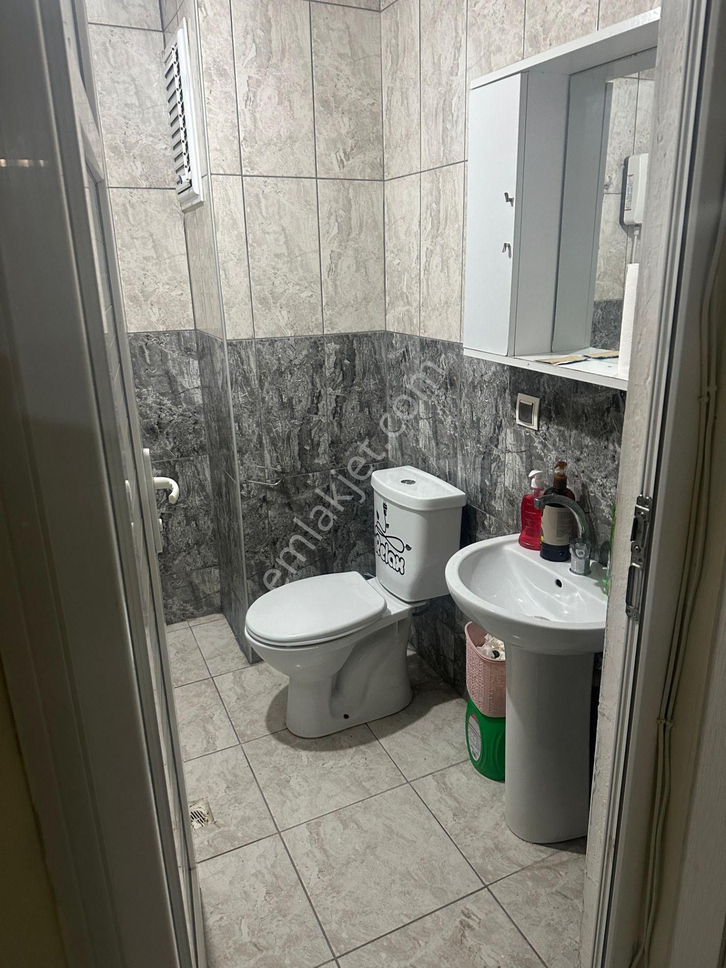 Yeşilyurt Eşyalı - Teraslı Geniş 1+1 Kiralık Ev 10,500tl Aylık