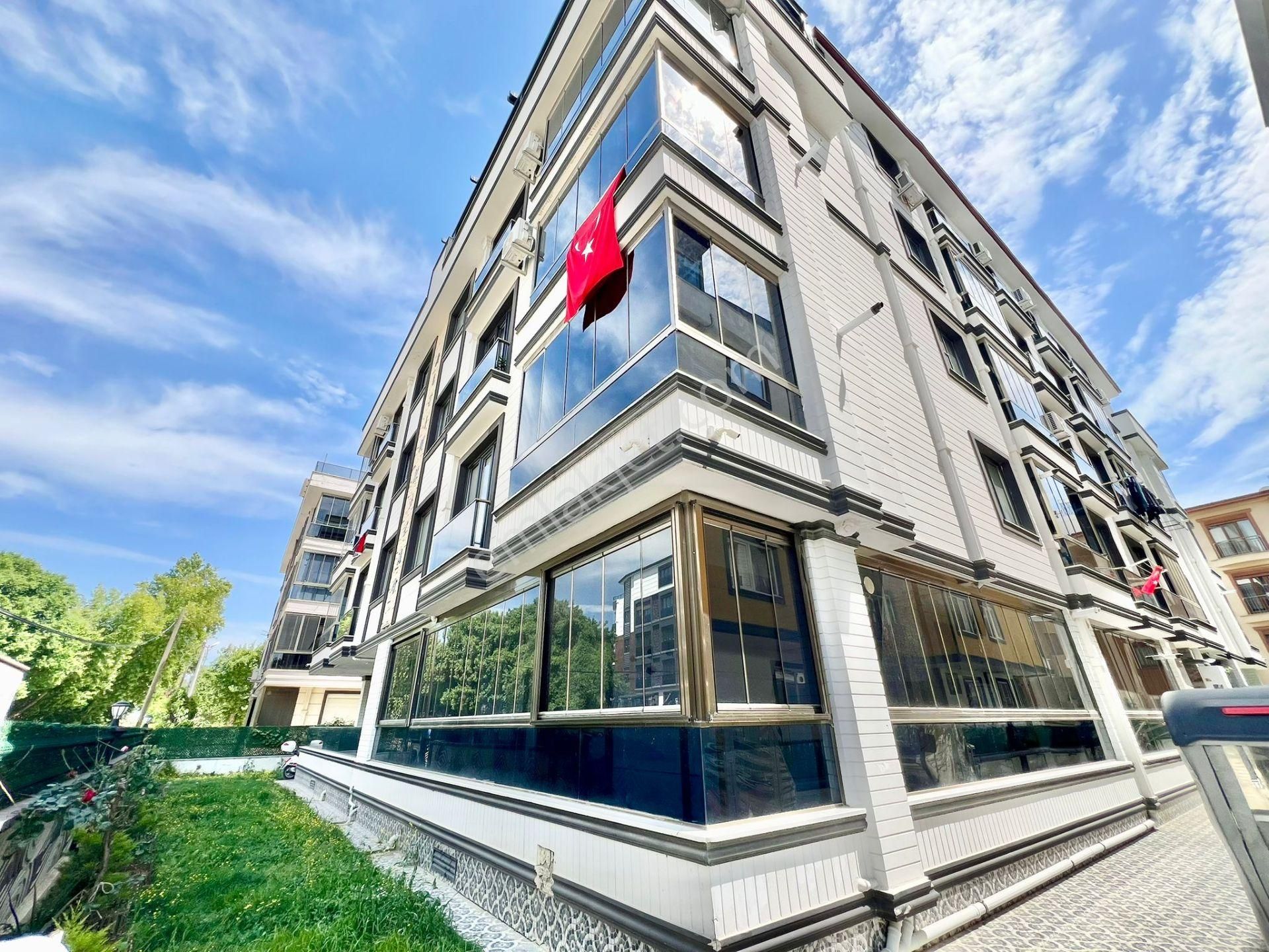 ✅✅ Alçınar Emlaktan Arakat Cam Balkonlu Asansörlü 1+1✅✅