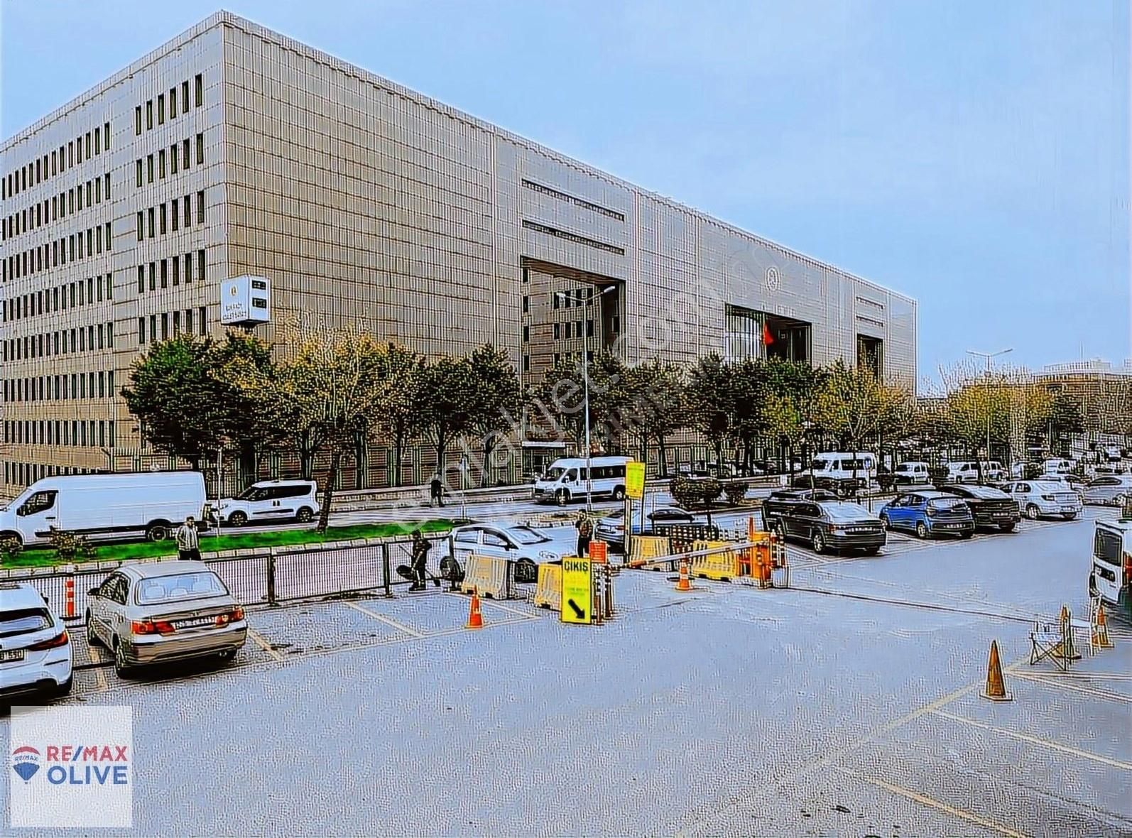 Bakırköy Adliyesi Çaprazında Dükkan Ofis Depo 50 M2