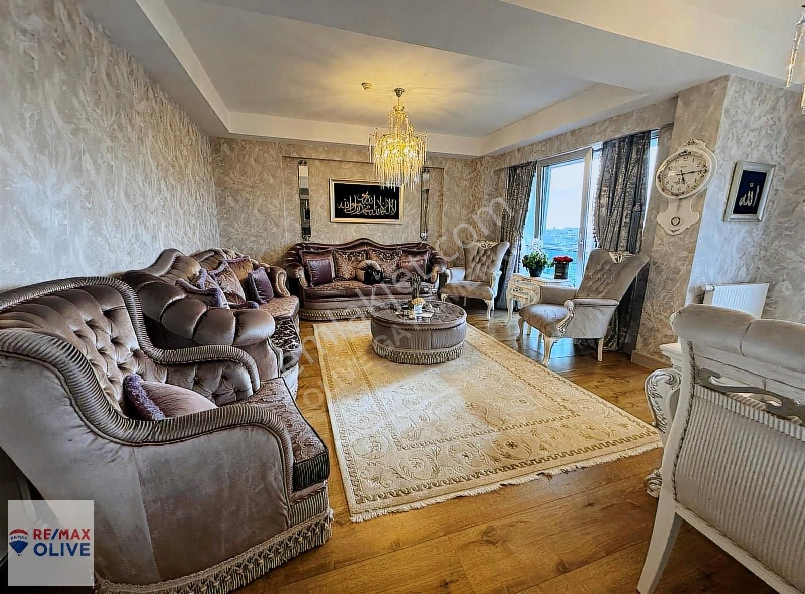 Zeytinburnu Satılık Site İçerisinde 3+1 Daire