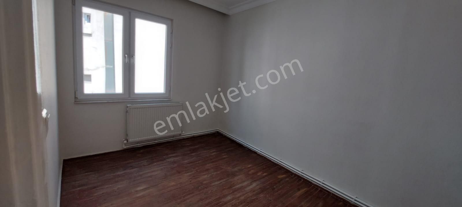 Karşıyaka Sahilde 3+1 Kiralık Yalı Dairesi