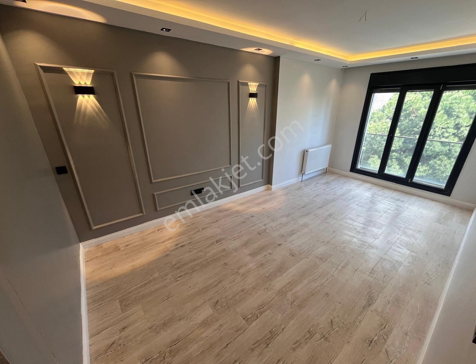 Ala'dan Baglarbaşında Arat Kat Ön Masrafsız 2+1 Daire