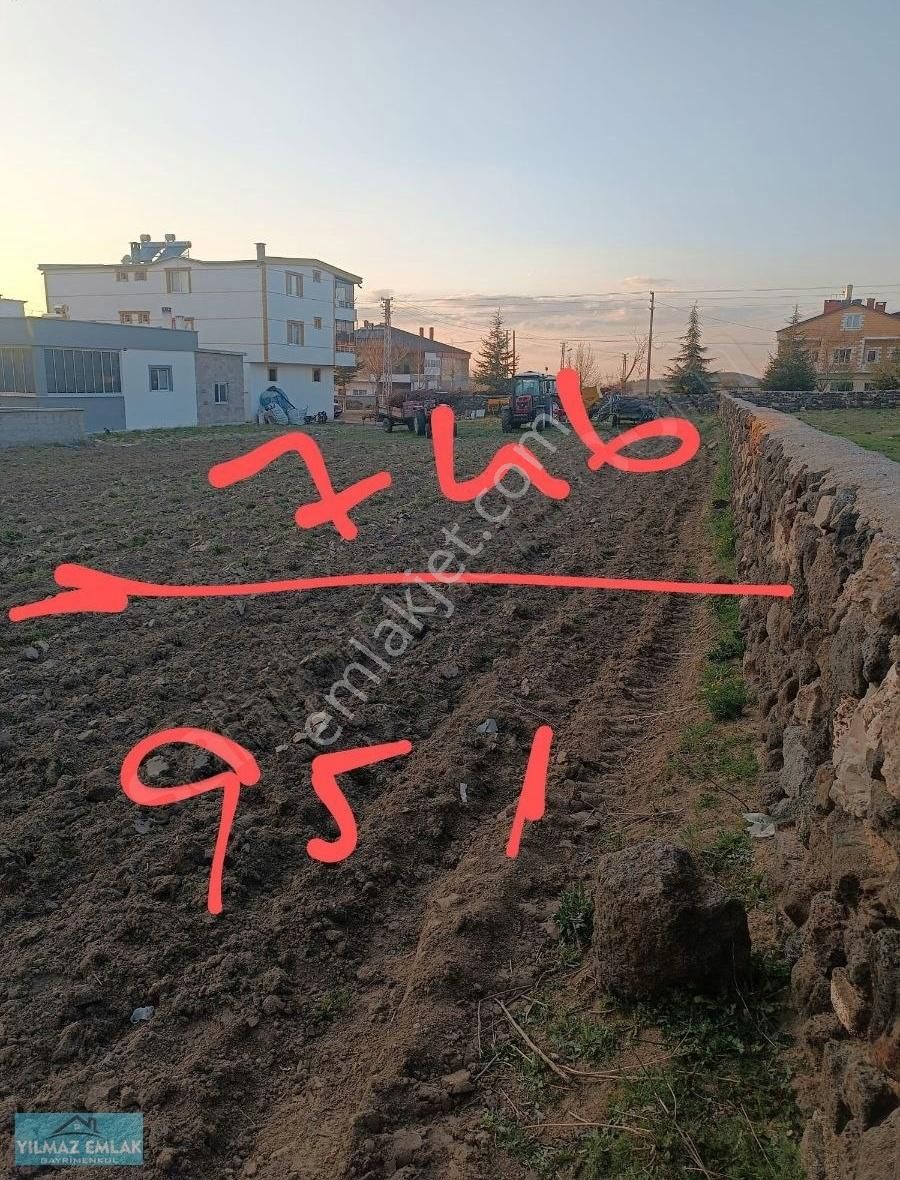 Nevşehir Acıgöl Cumhuriyet Mahallesi 951m2+746 M2 Satılık Arsa