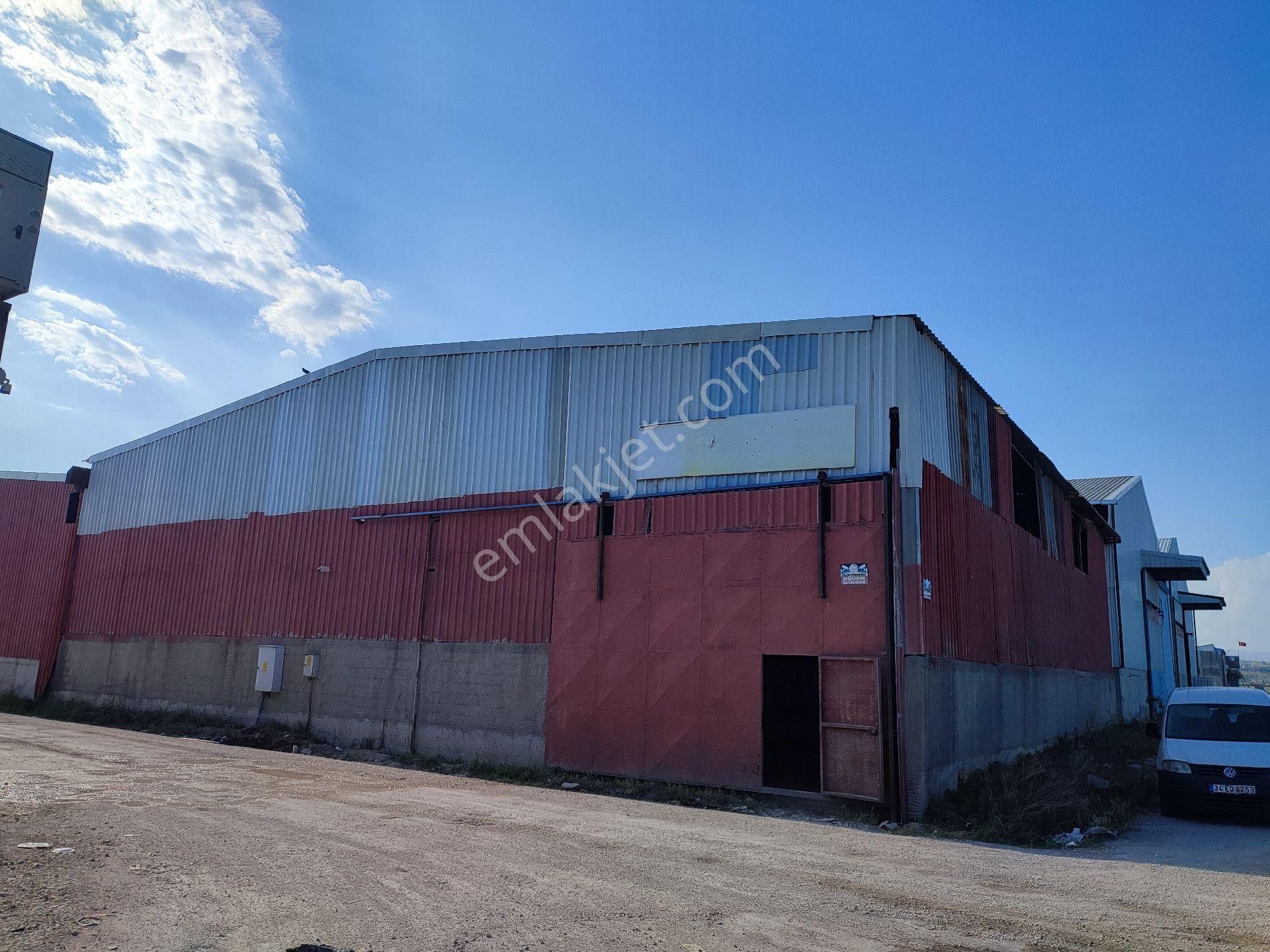 Tarsus Kemalpaşa Sanayi Sitesinde 600 M2 Kapalı Alanlı Kiralık İşyeri