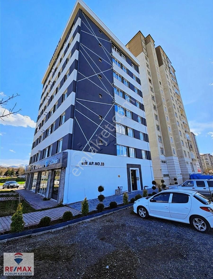 Remax Forum'dan Kiralık 2+1 Çarşı Merkez Duman İnşaat