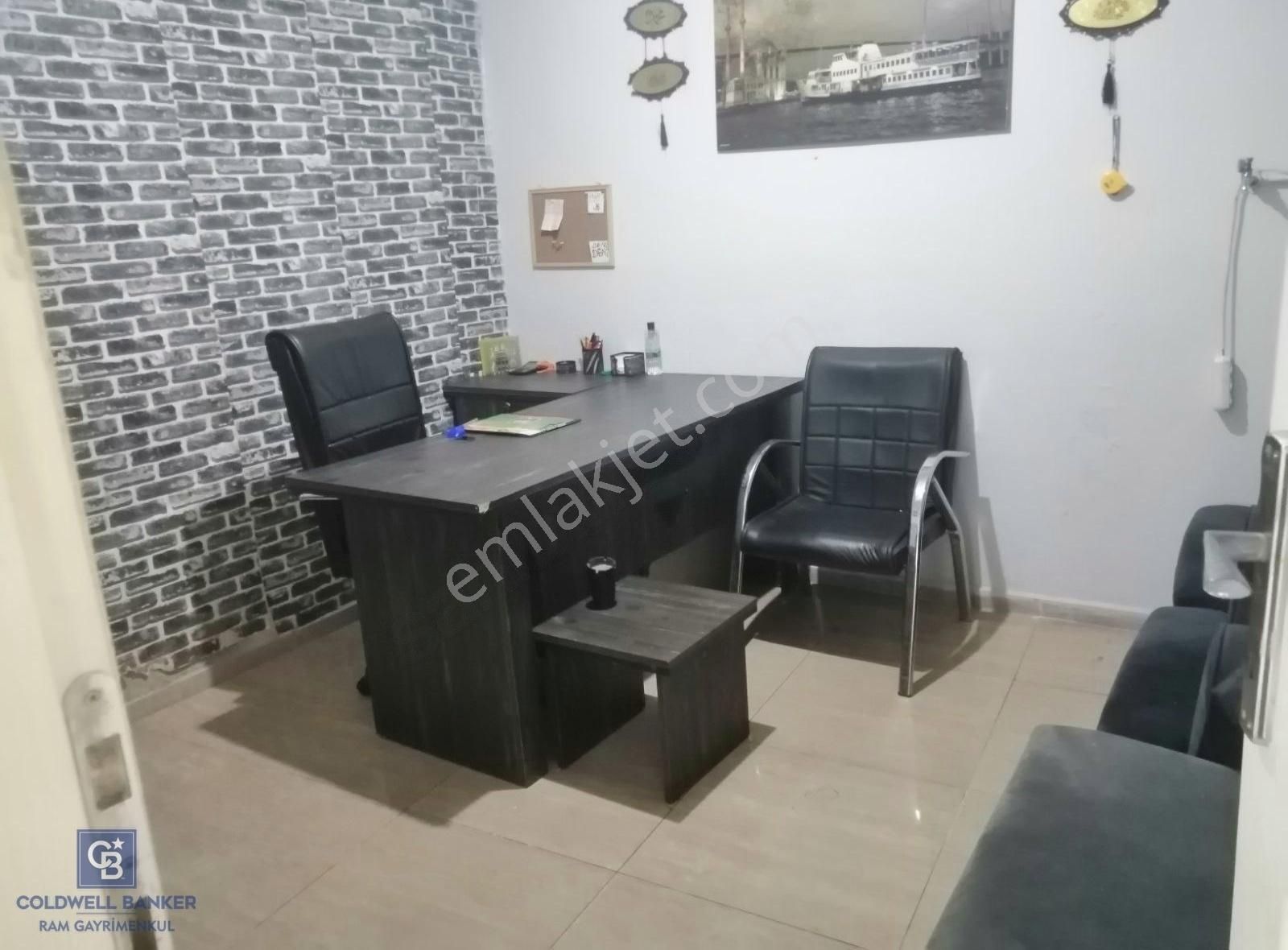 Arnavutköy'de Devren Satılık Aktif Ayakkabı Atölyesi!