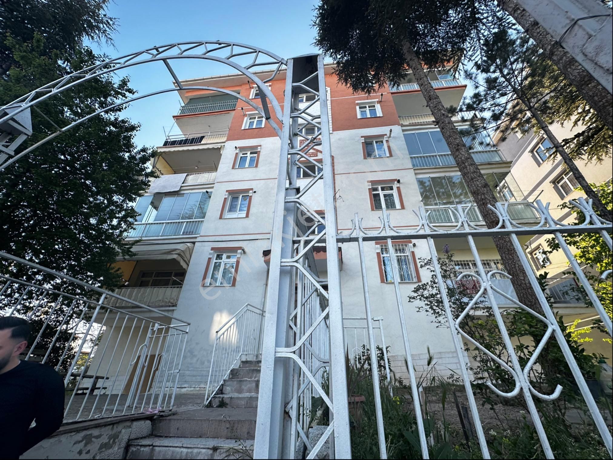A L C Den Merkezi Konumda 3+1 Site İçi Kullanışlı Güney Cepheli