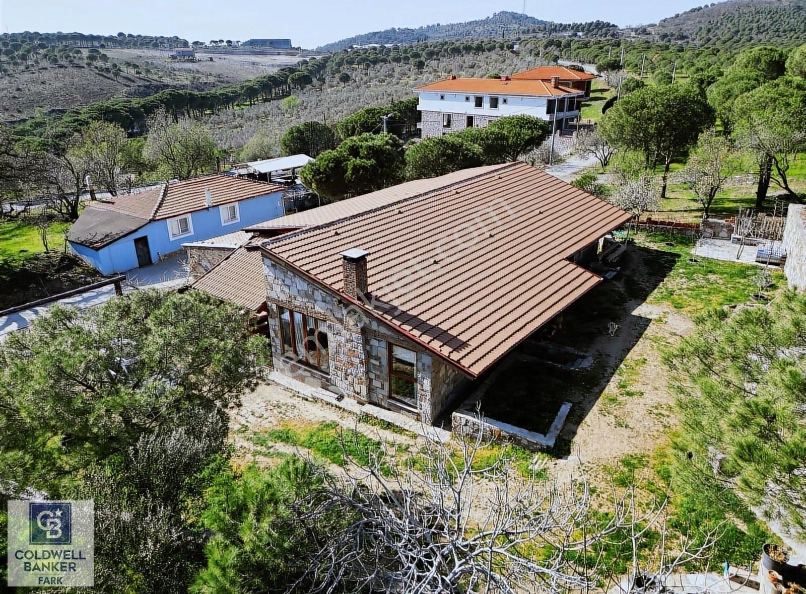 Cb Fark Kozak Yaylası 2935 M2 İmarlı Arsa İçinde 350 M2 Taş Ev