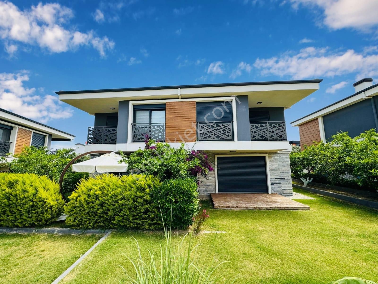Kuşadası Davutlar Satılık Havuzlu Full Eşyalı 3+1 Villa