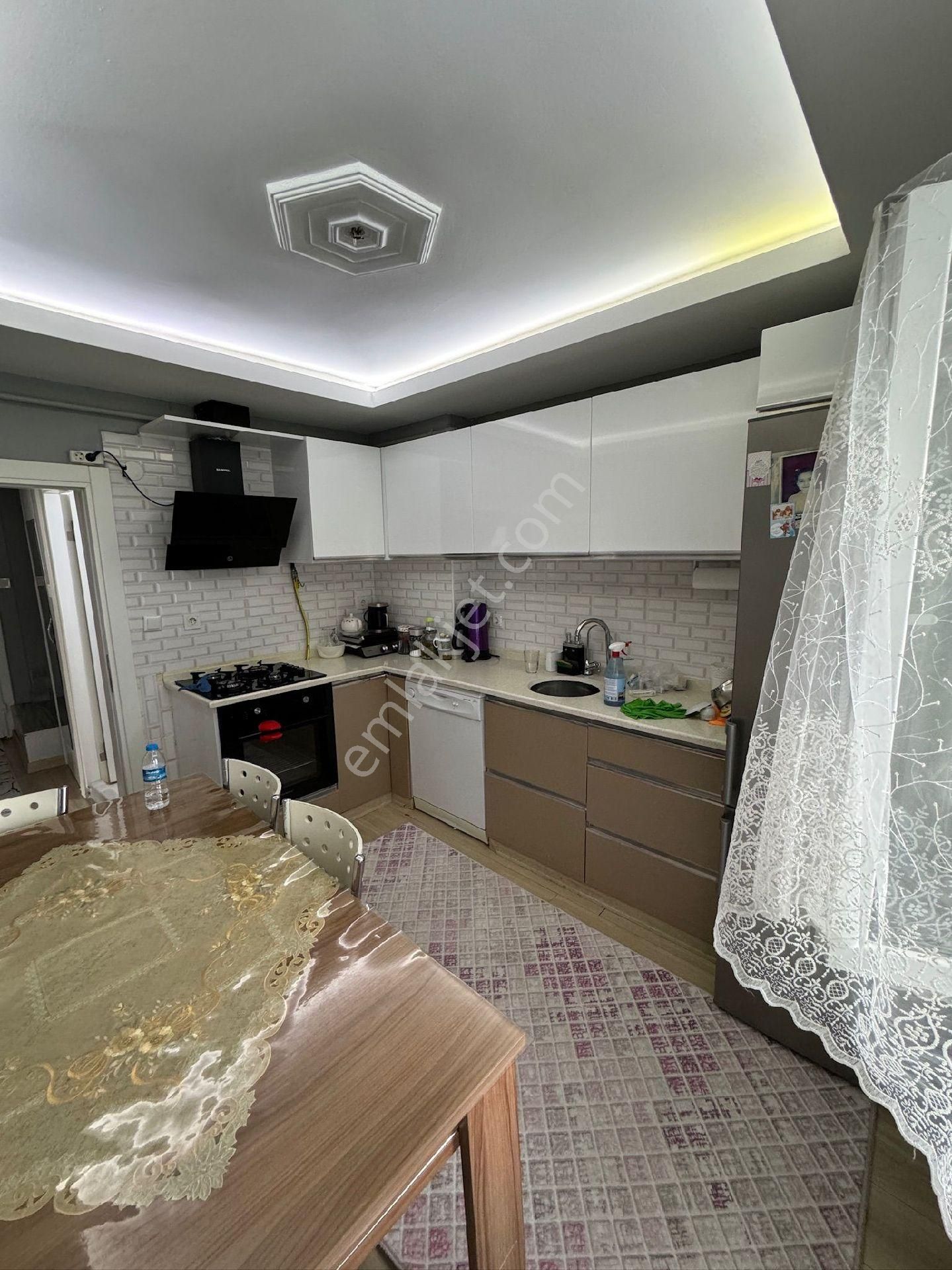 Samsun İlkadım Adalet Mahallesi'nde 5+1, 160m² Satılık Dubleks Daire.