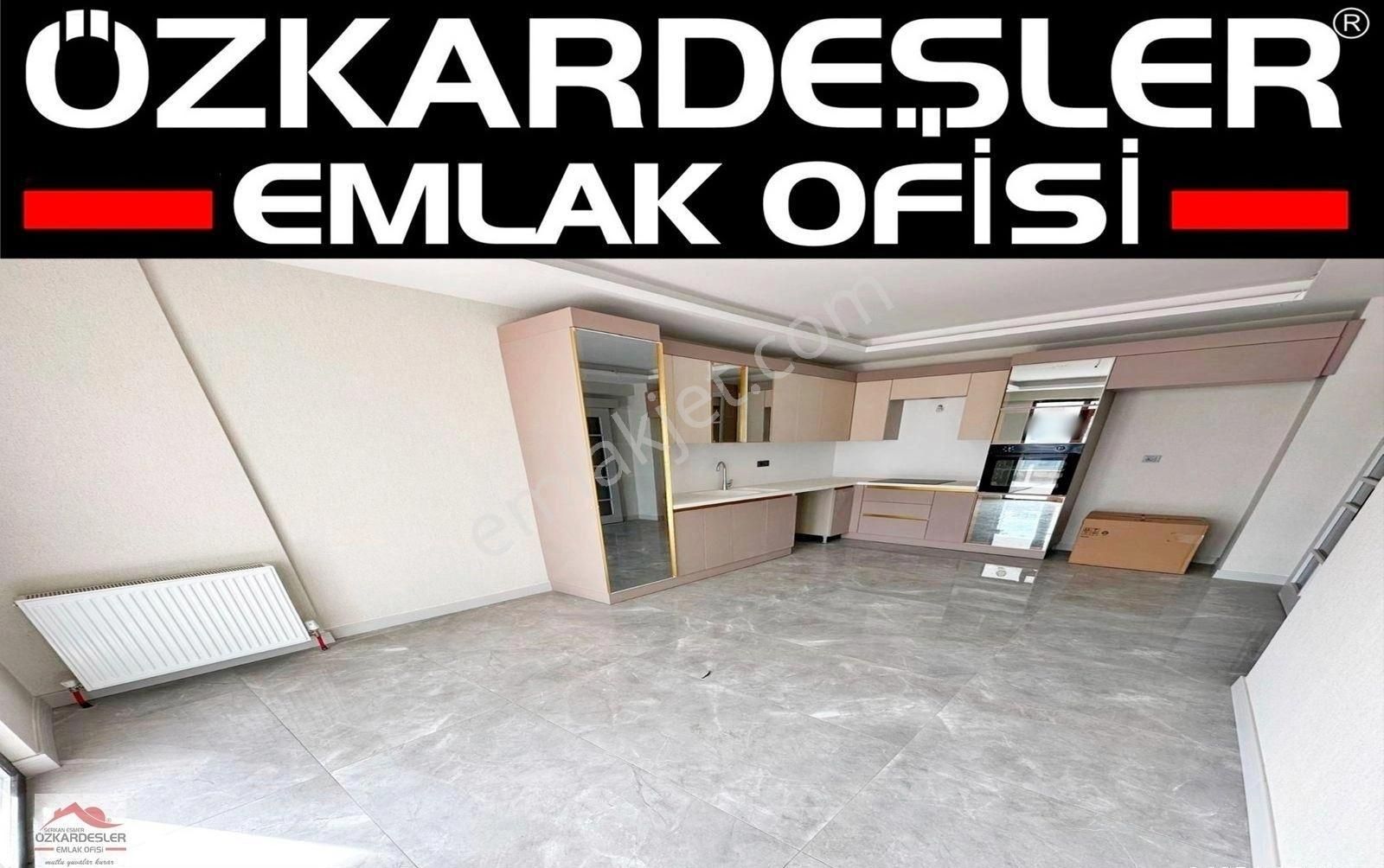 Konforu Ve Ferahlığı Hissedin! Bulvar Paraleli A-kalite Lüx 4+1.