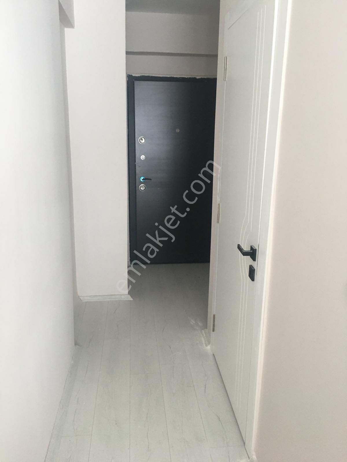 Çınarda Satılık Apart İşyeri Ruhsatlı İşyeri Yada Apart Kullanımlı 1200.000 Tl