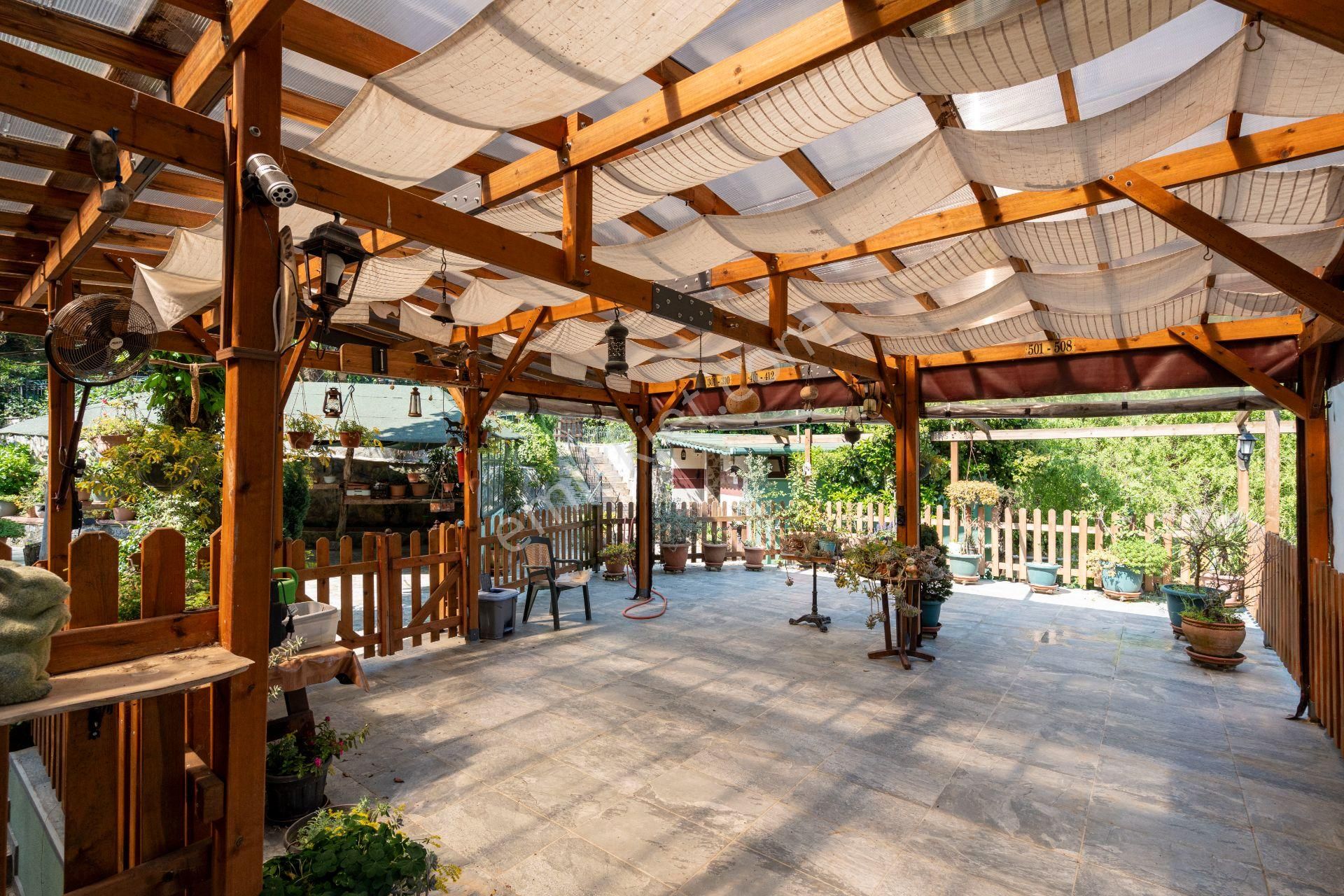 Polonezköy'de Havuzlu Villa Ve Pansiyon Binalarıyla Müthiş Arsa - Görsel 34