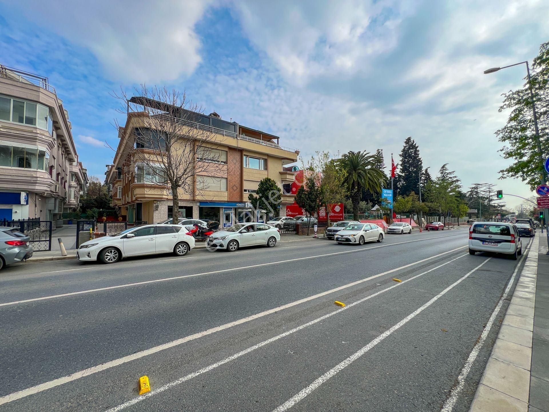 Dağıstan Gayrimenkul'den Florya Merkezde Kiralık 4+1 Arakat